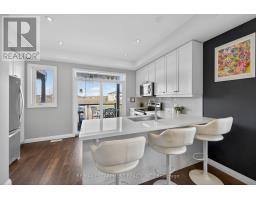 33 - 35 MIDHURST HEIGHTS, Hamilton, Ontario