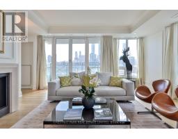 909 - 25 SCRIVENER SQUARE, Toronto, Ontario