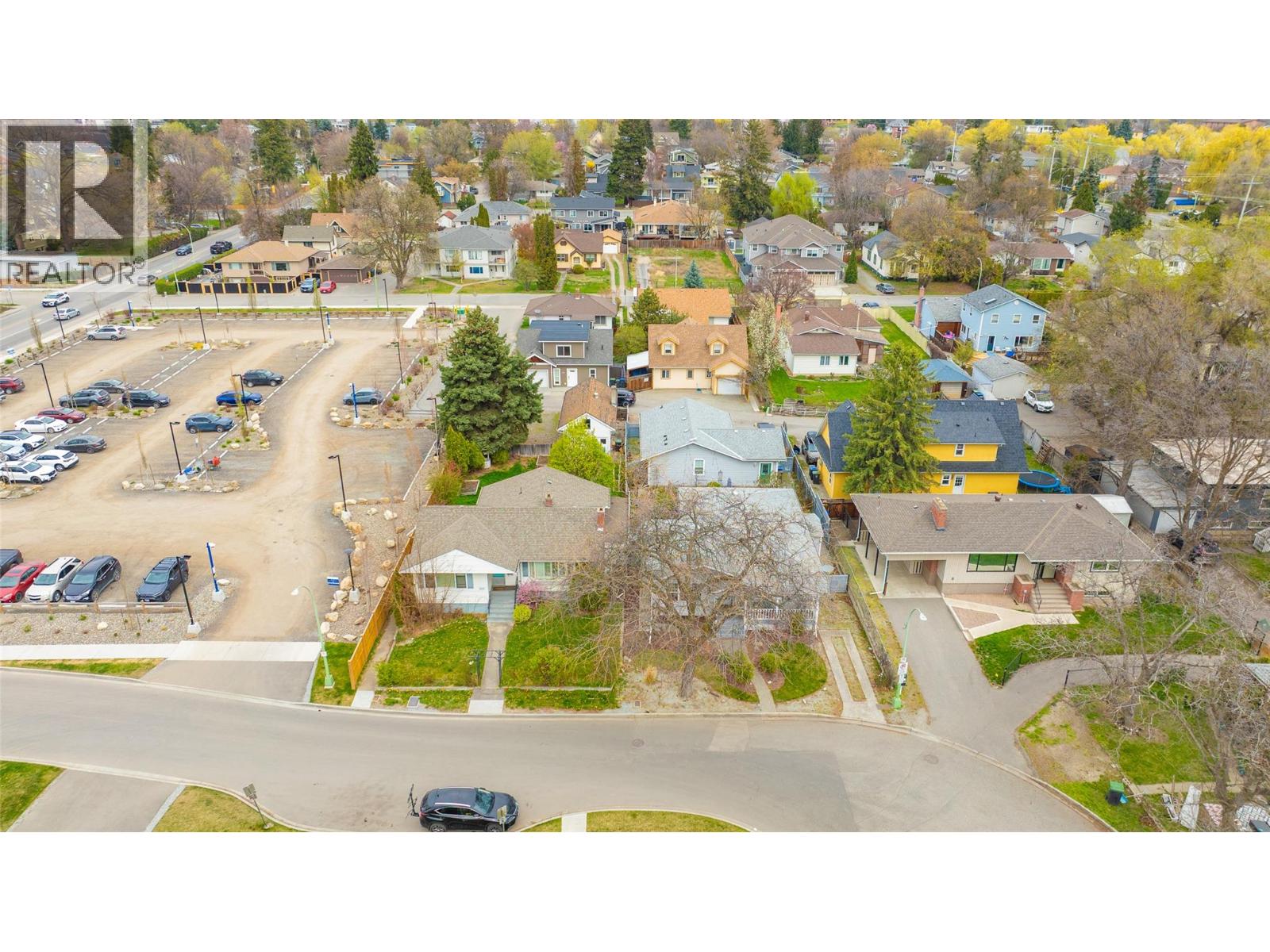 588/598 Royal Avenue, Kelowna, British Columbia  V1Y 5L5 - Photo 2 - 10383740