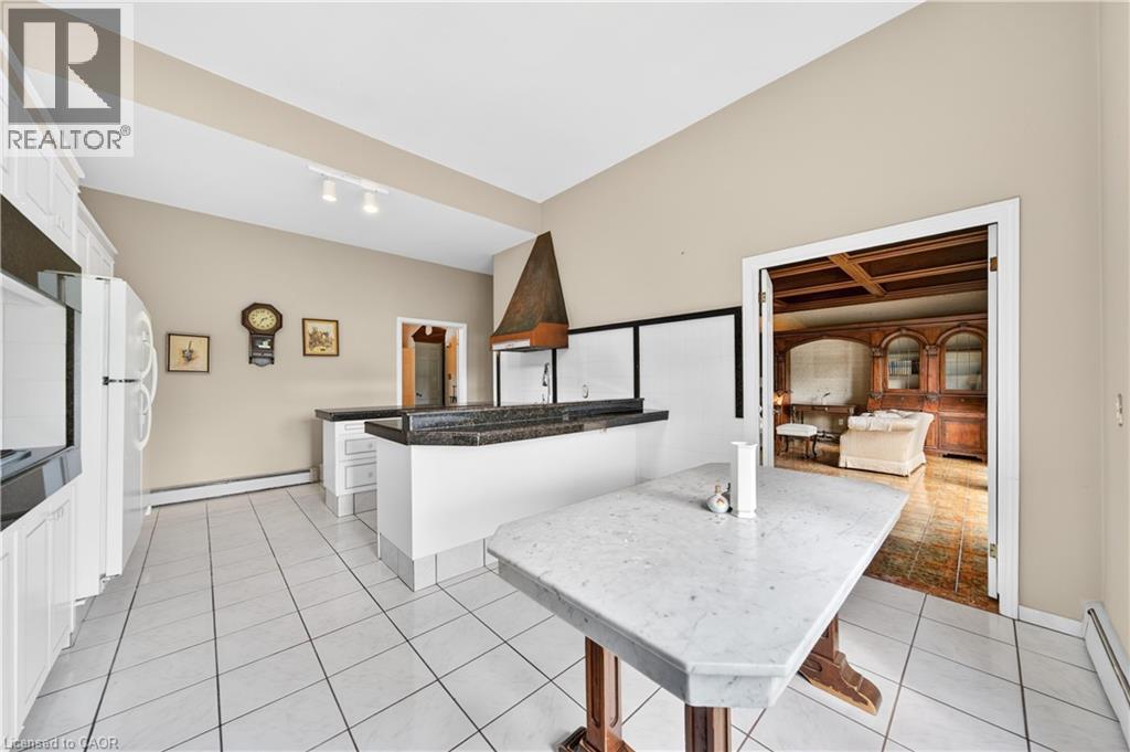 213 Stone Church Road W, Hamilton, Ontario  L9B 1A2 - Photo 14 - 40822618