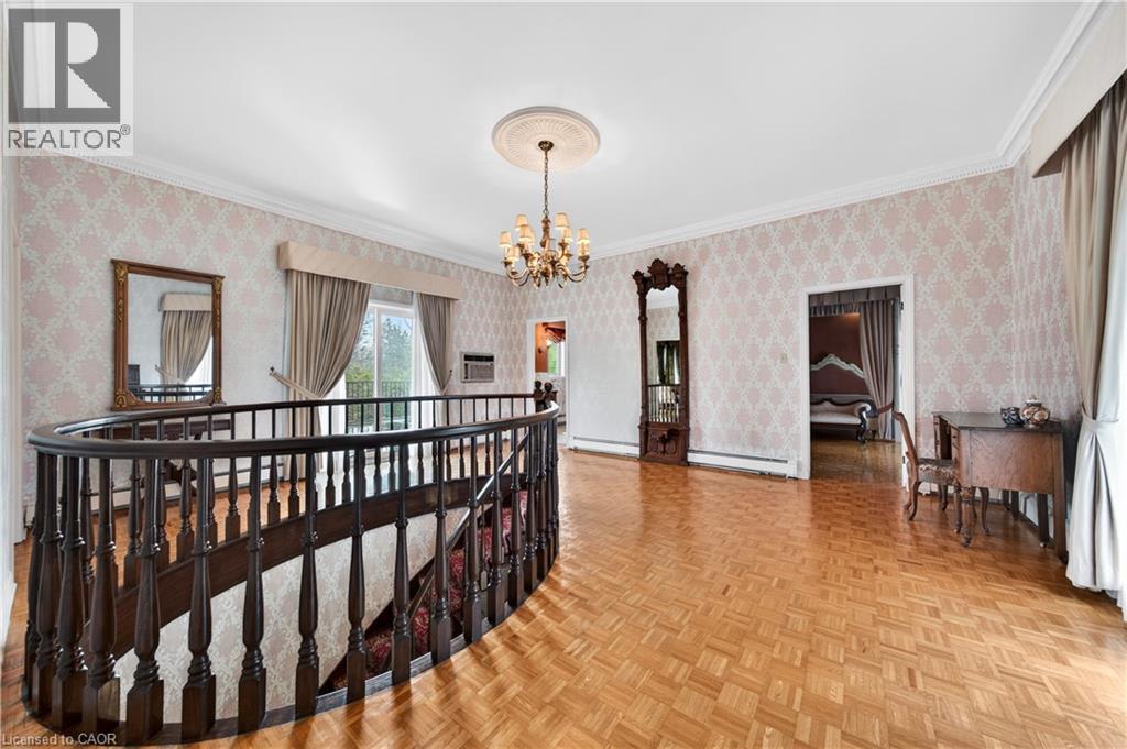 213 Stone Church Road W, Hamilton, Ontario  L9B 1A2 - Photo 19 - 40822618