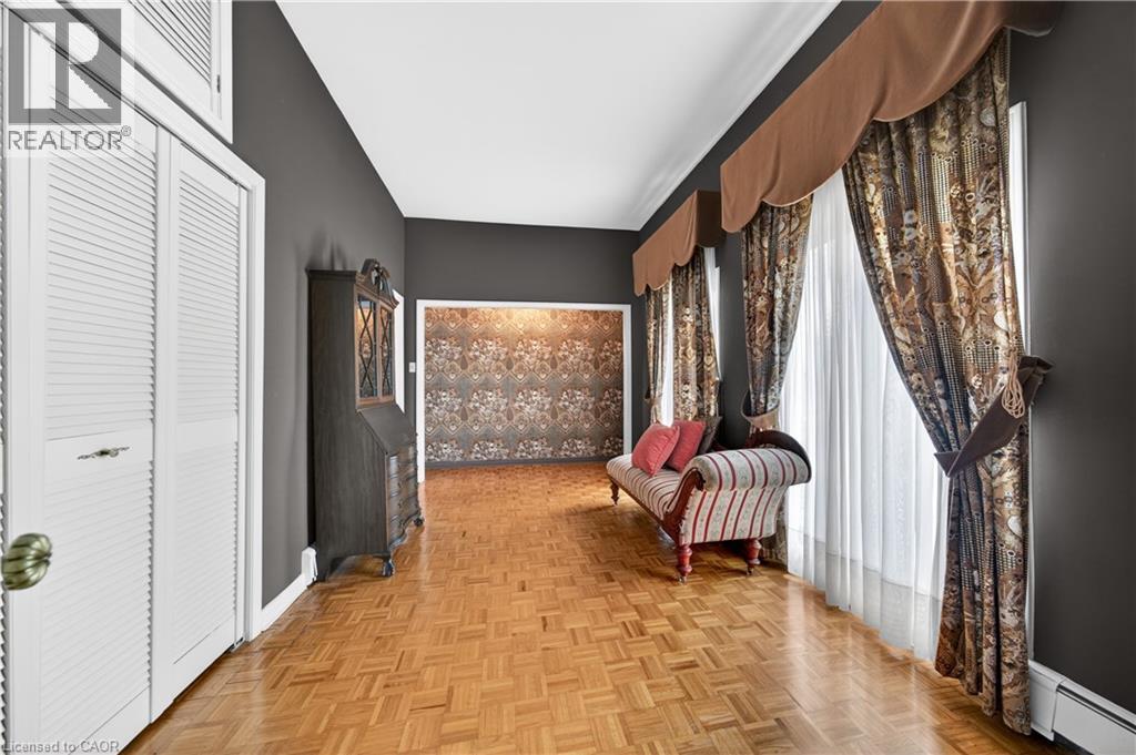 213 Stone Church Road W, Hamilton, Ontario  L9B 1A2 - Photo 27 - 40822618