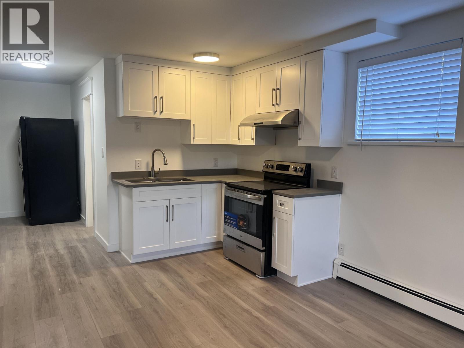 5xx E 9 Street, North Vancouver, British Columbia  V7L 2B5 - Photo 3 - R3074626