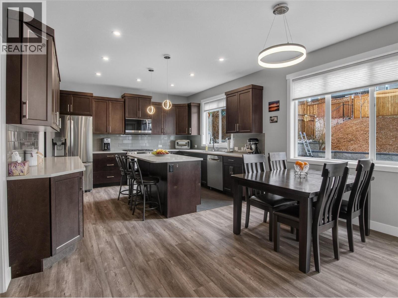 2070 Lawrence Avenue, Penticton, British Columbia  V2A 9G6 - Photo 3 - 10378250