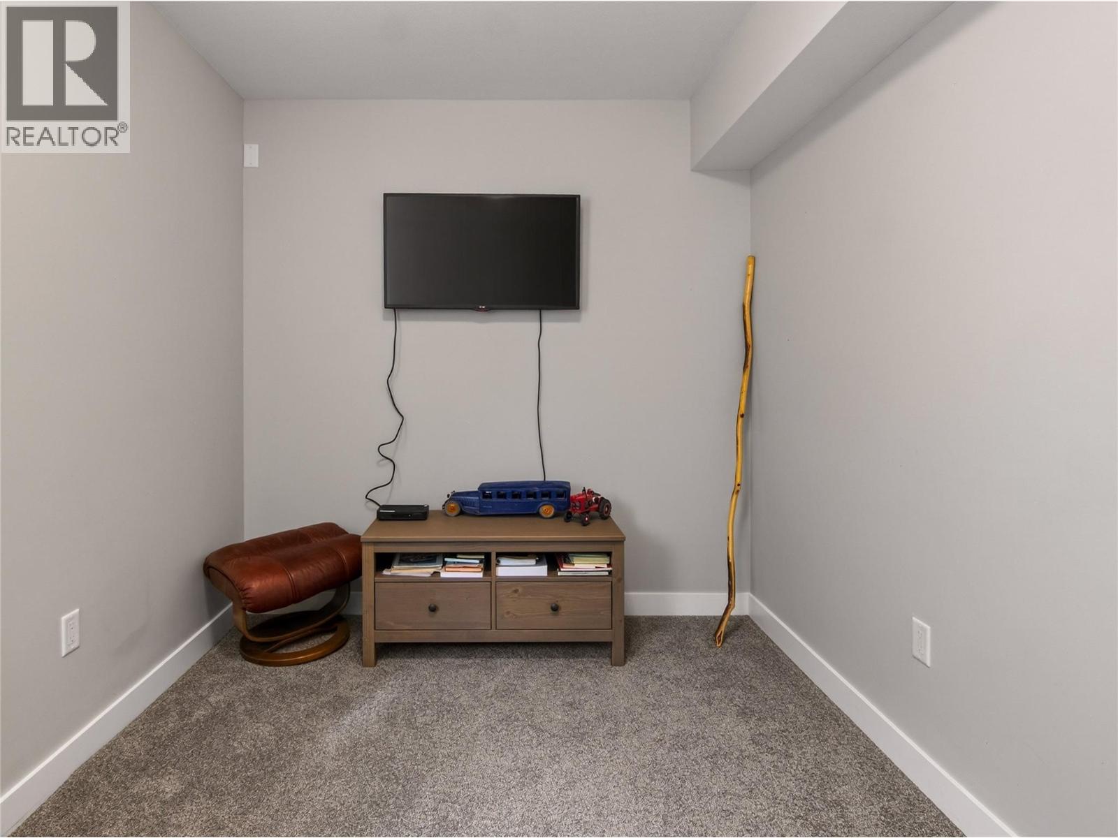 2070 Lawrence Avenue, Penticton, British Columbia  V2A 9G6 - Photo 34 - 10378250