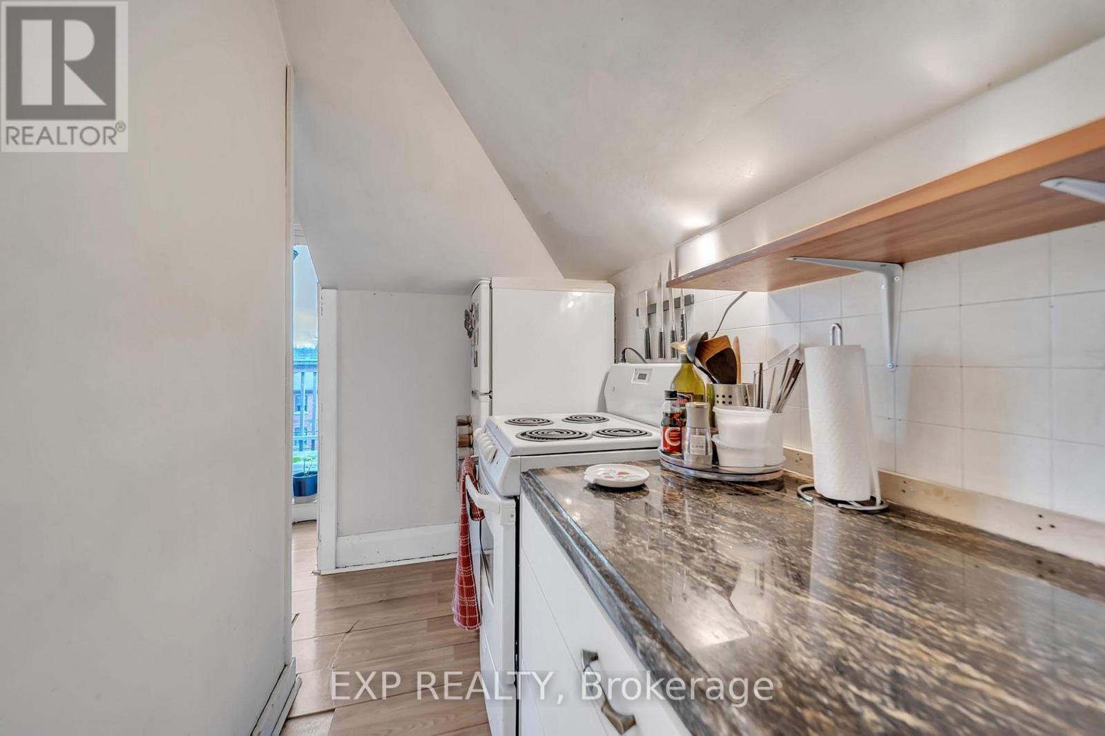 Third Floor - 896 Avenue Road, Toronto, Ontario  M5P 2K6 - Photo 15 - C13022518