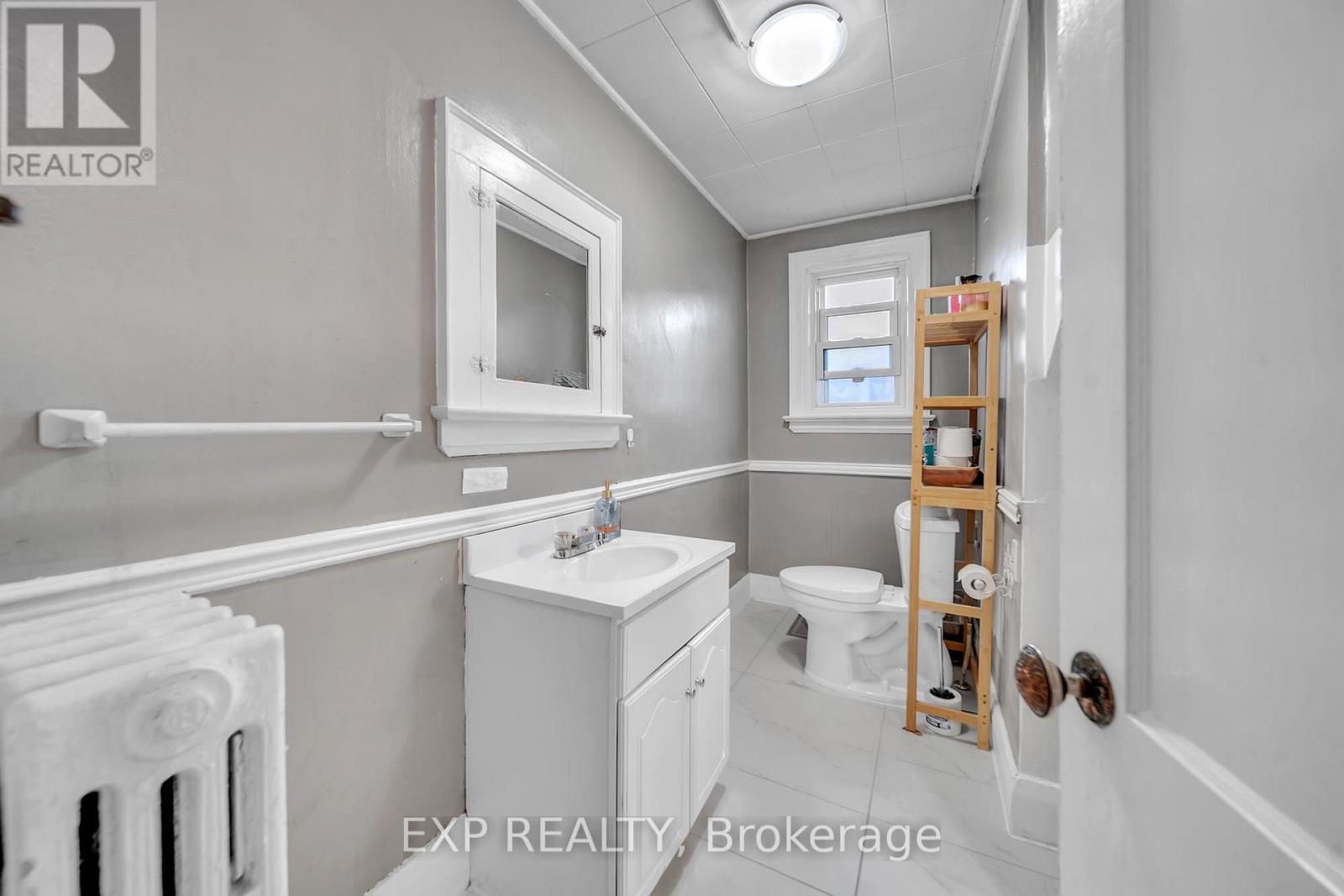 Third Floor - 896 Avenue Road, Toronto, Ontario  M5P 2K6 - Photo 16 - C13022518