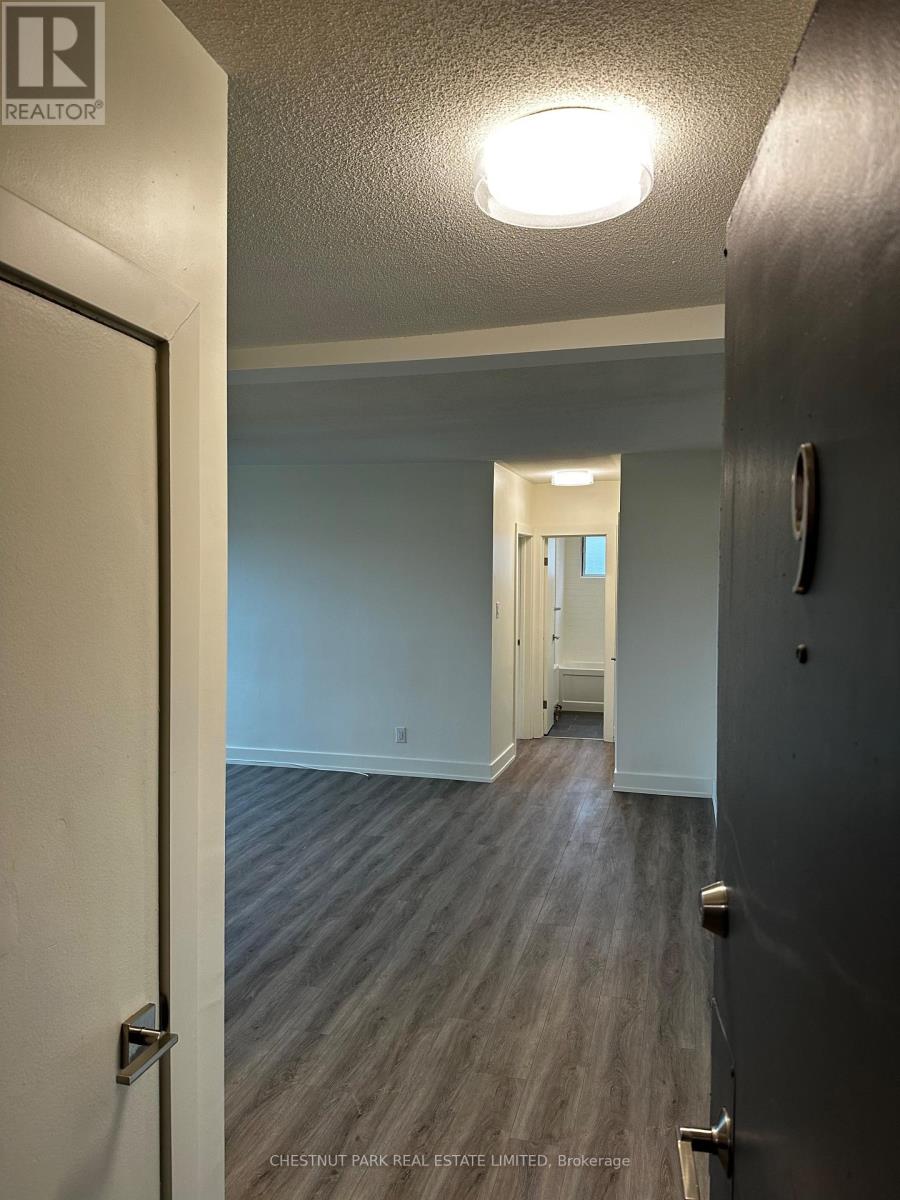 9 - 6 Wingreen Court, Toronto, Ontario  M3B 1B9 - Photo 2 - C13022554