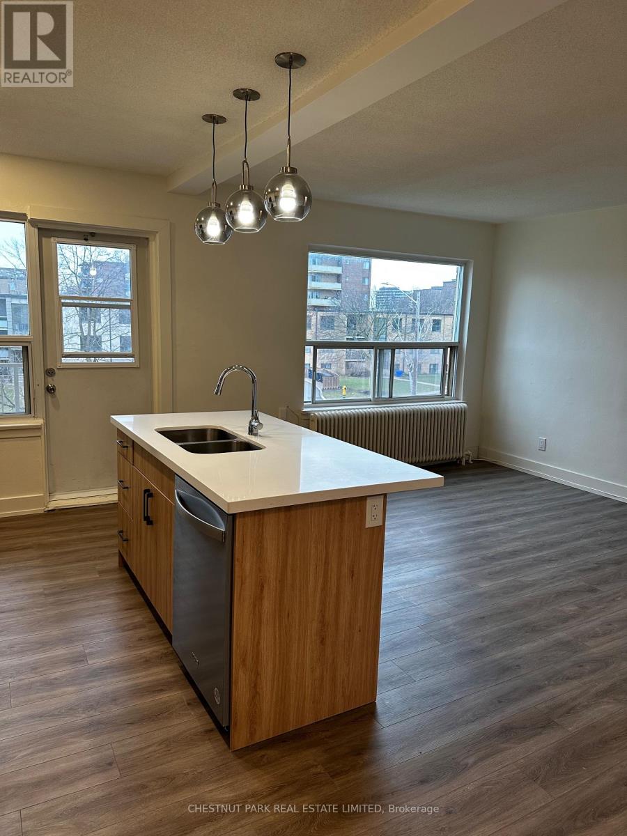 9 - 6 Wingreen Court, Toronto, Ontario  M3B 1B9 - Photo 3 - C13022554