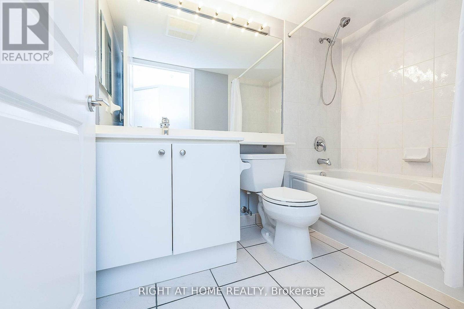 2105 - 4978 Yonge Street, Toronto, Ontario  M2N 7G8 - Photo 4 - C13022566