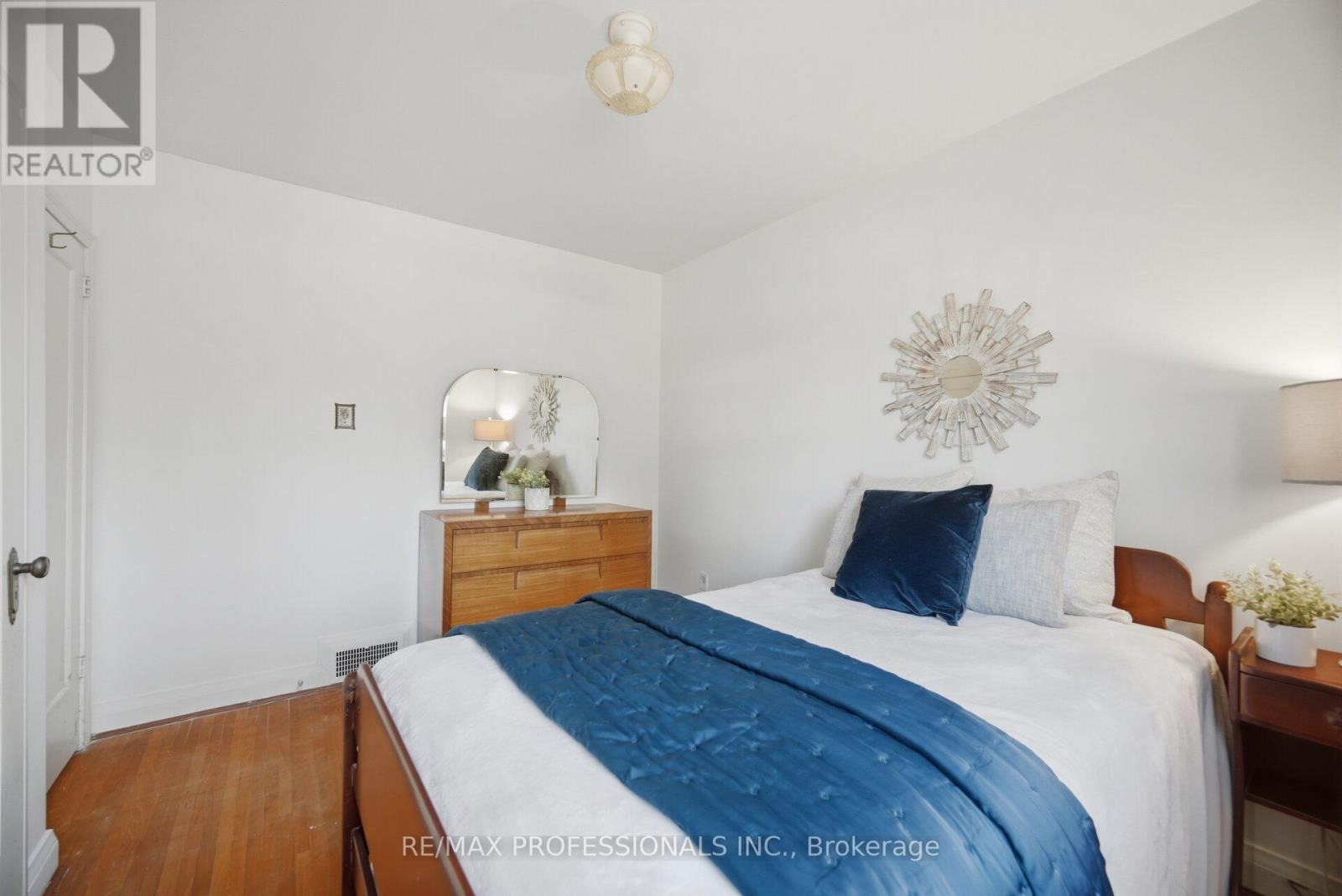 1 Loyalist Road, Toronto, Ontario  M9A 3P2 - Photo 20 - W12944794