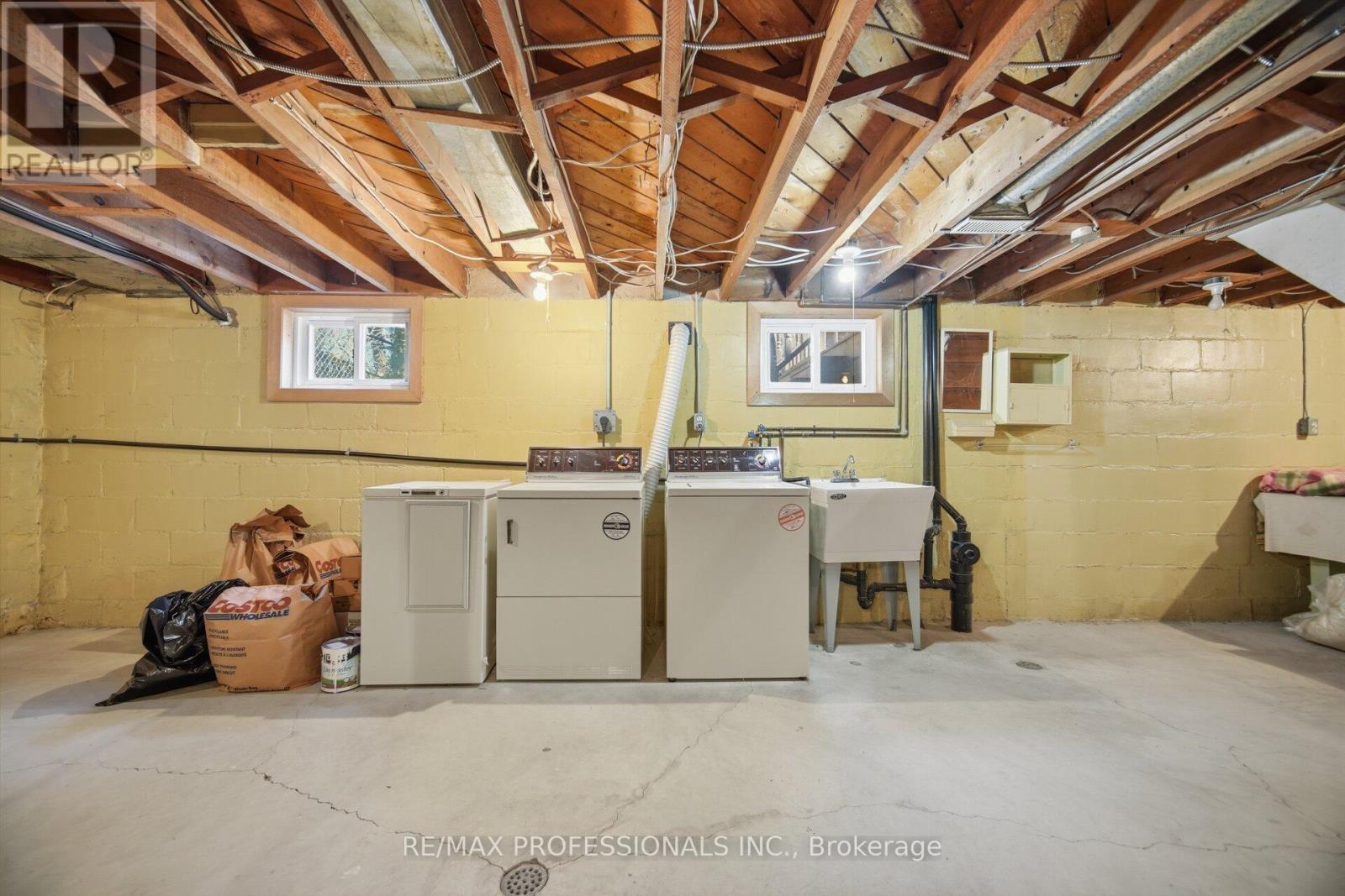 1 Loyalist Road, Toronto, Ontario  M9A 3P2 - Photo 25 - W12944794