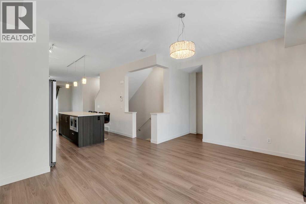 958 Sherwood Boulevard NW, Calgary, Alberta  T3R 0V3 - Photo 7 - A2301404