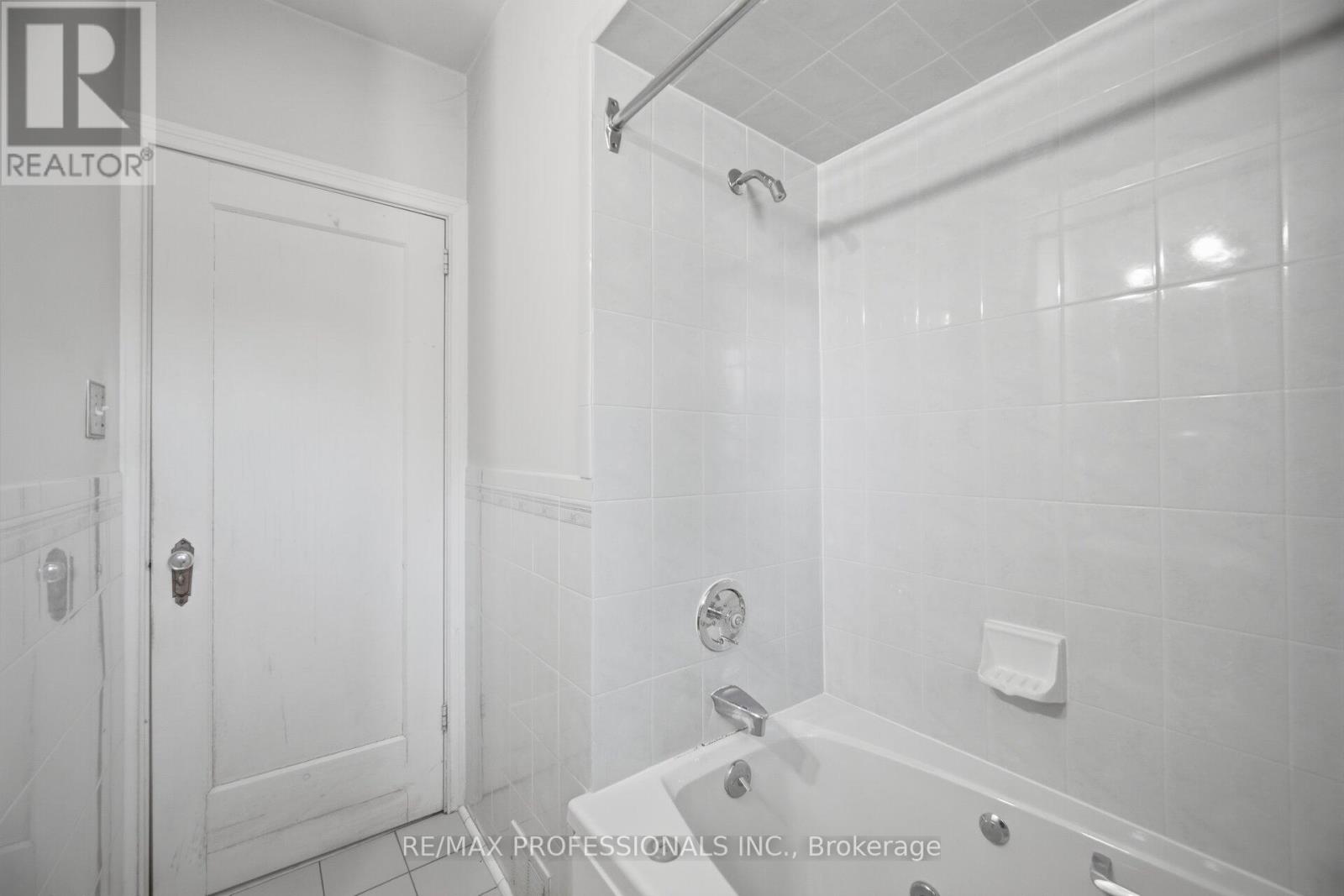 1 Loyalist Road, Toronto, Ontario  M9A 3P2 - Photo 23 - W12944794