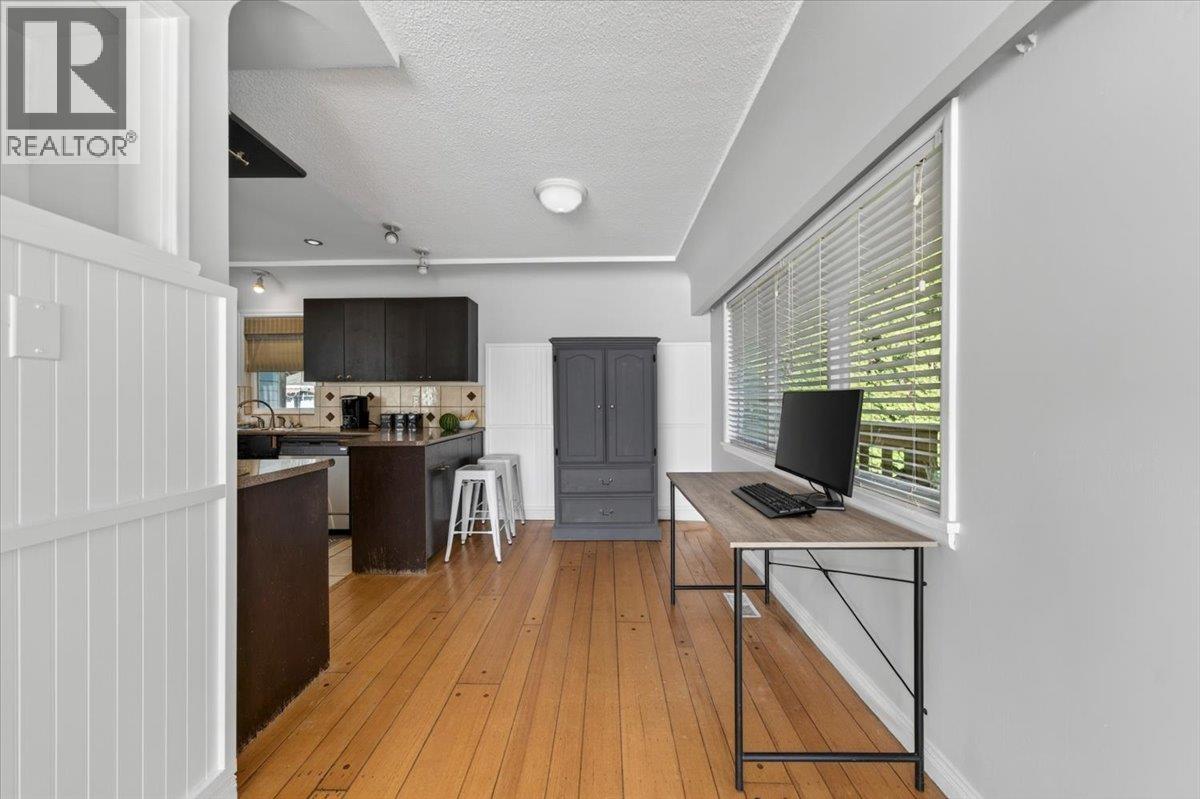 11851 221 Street, Maple Ridge, British Columbia  V2X 5S4 - Photo 14 - R3113422