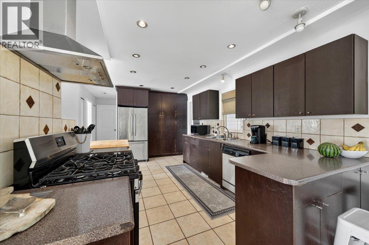 11851 221 Street, Maple Ridge, British Columbia  V2X 5S4 - Photo 19 - R3113422