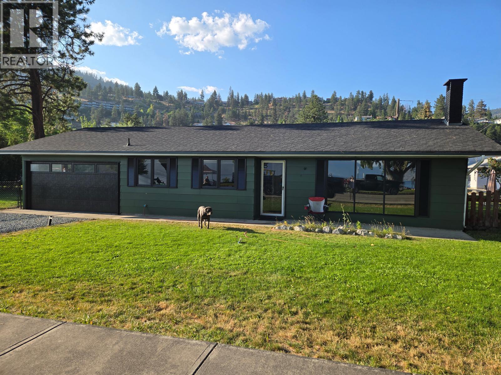 4194 Beach Avenue, peachland, British Columbia