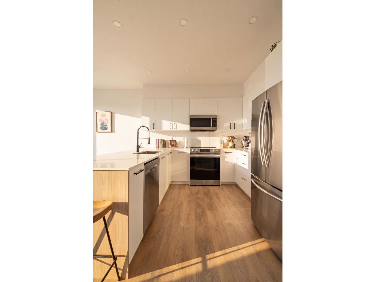 81 15255 Sitka Drive, Surrey, British Columbia  V3S 0B1 - Photo 8 - R3113703