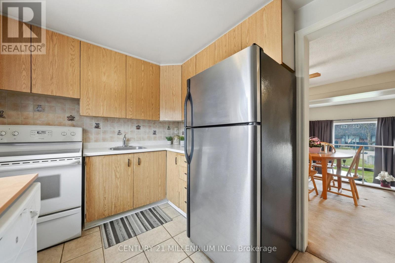 107 Darras Court, Brampton, Ontario  L6T 1W7 - Photo 11 - W13022516