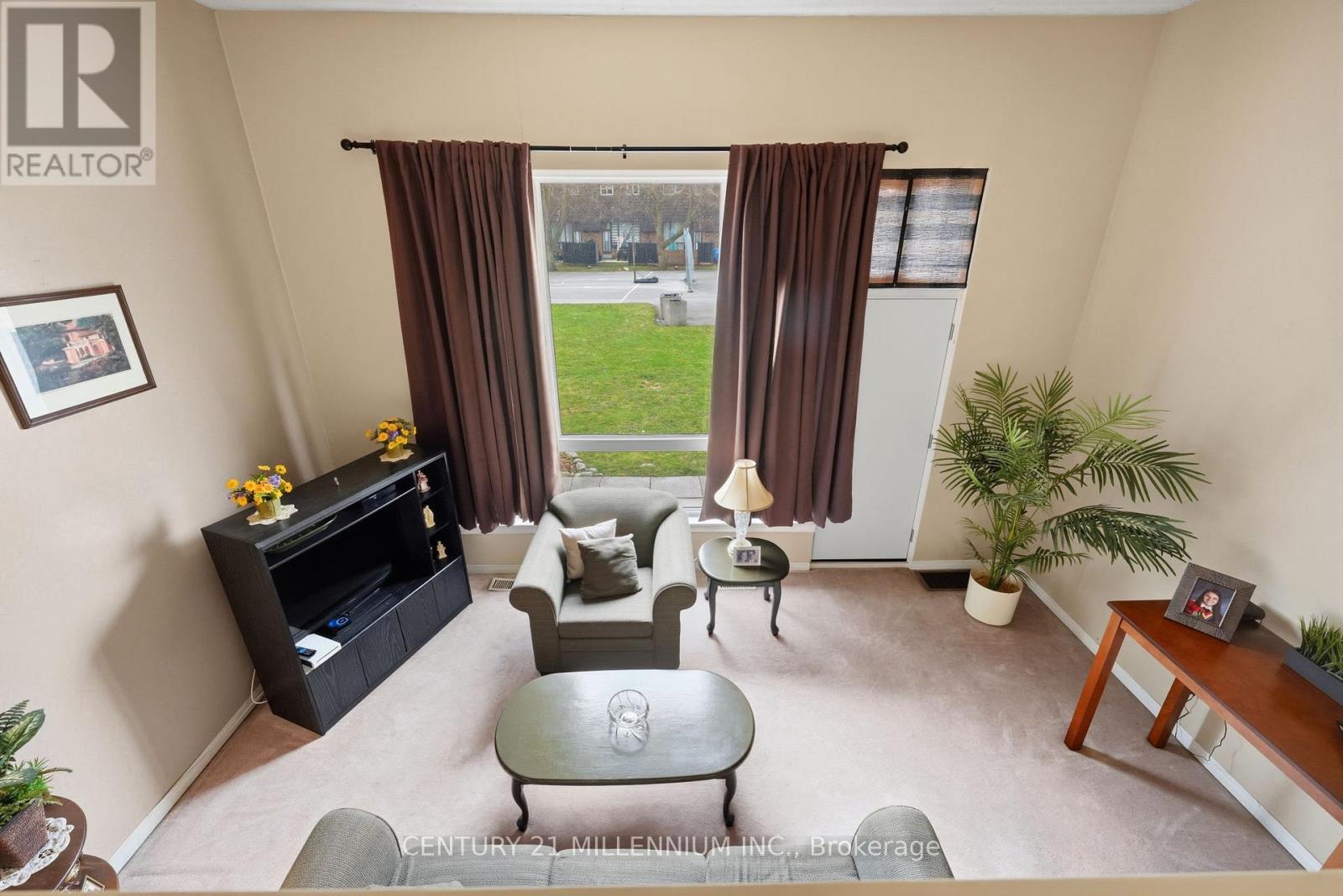 107 Darras Court, Brampton, Ontario  L6T 1W7 - Photo 6 - W13022516