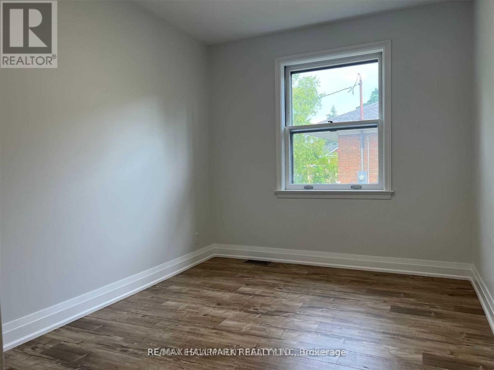 Main - 4328 New Street, Burlington, Ontario  L7L 1T5 - Photo 11 - W13022536