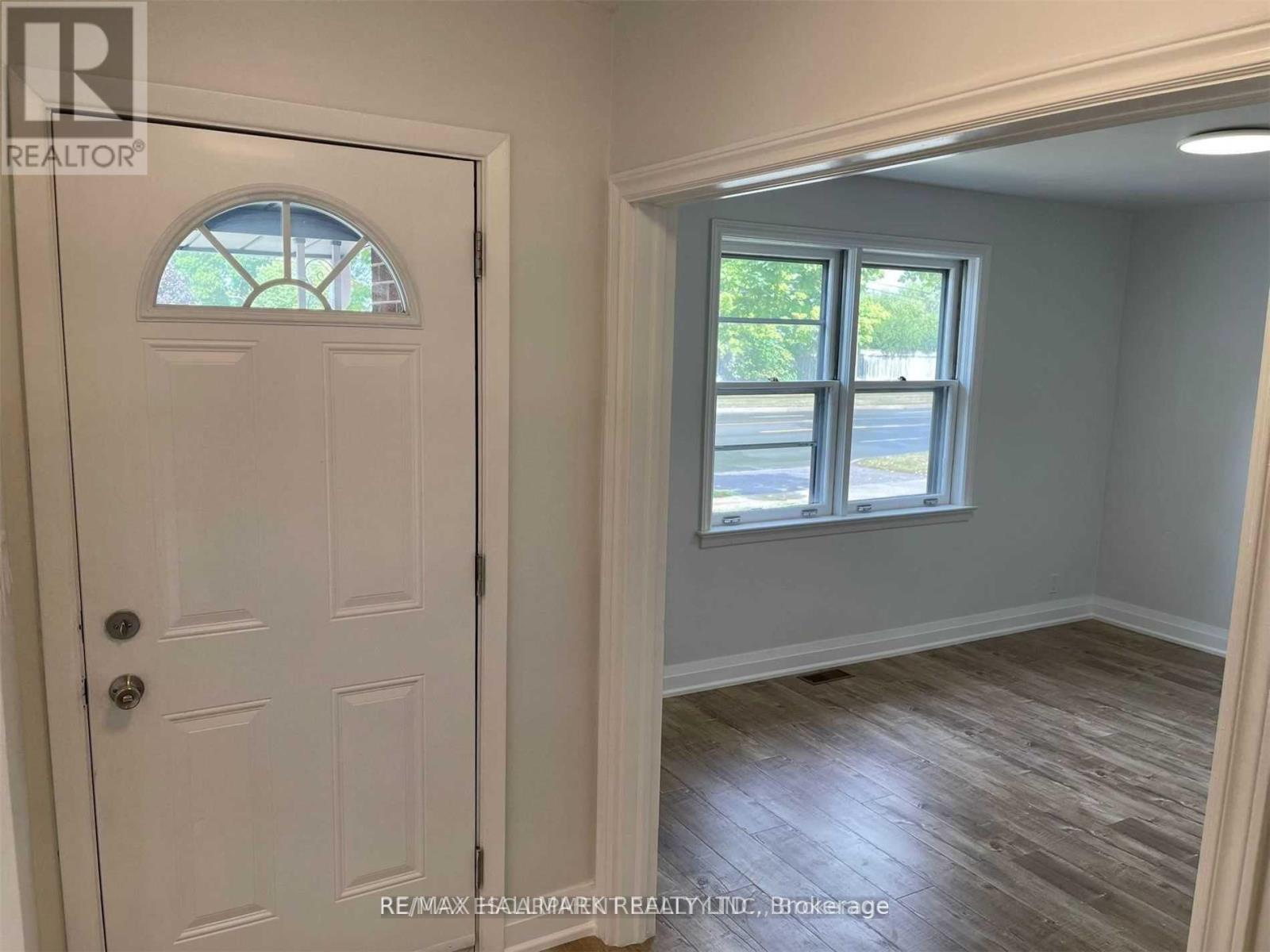 Main - 4328 New Street, Burlington, Ontario  L7L 1T5 - Photo 3 - W13022536