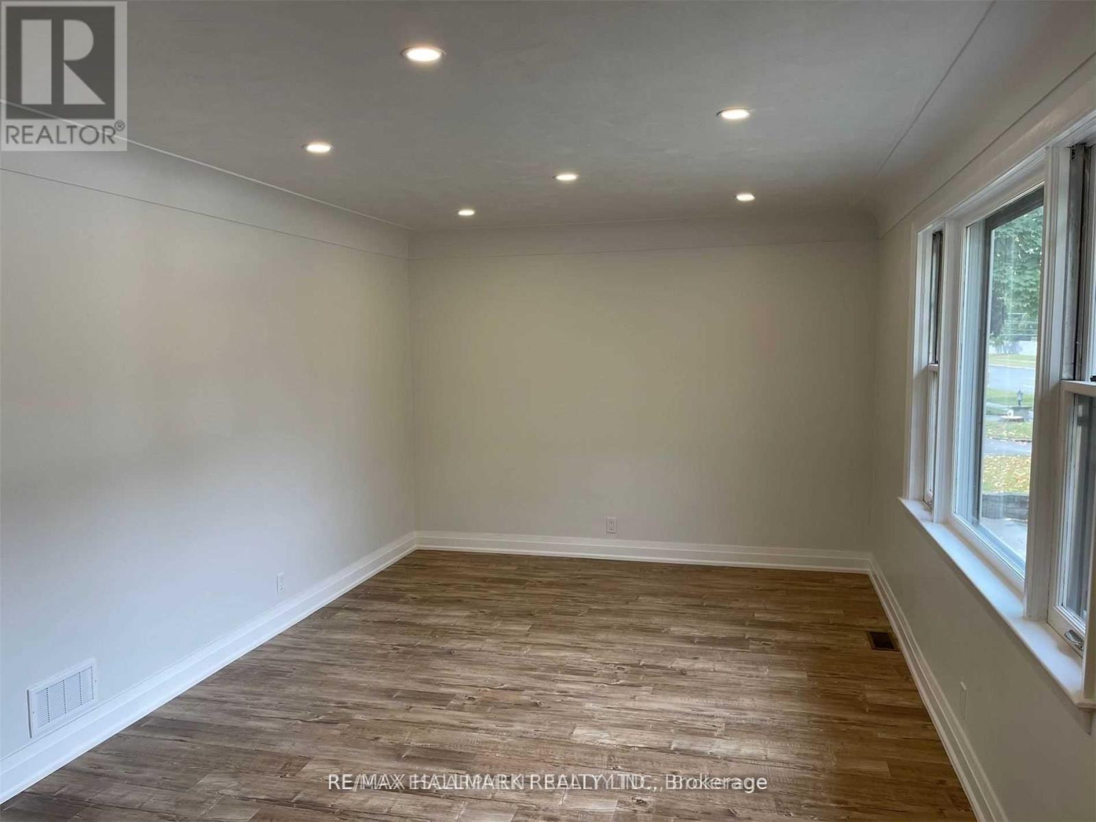 Main - 4328 New Street, Burlington, Ontario  L7L 1T5 - Photo 6 - W13022536