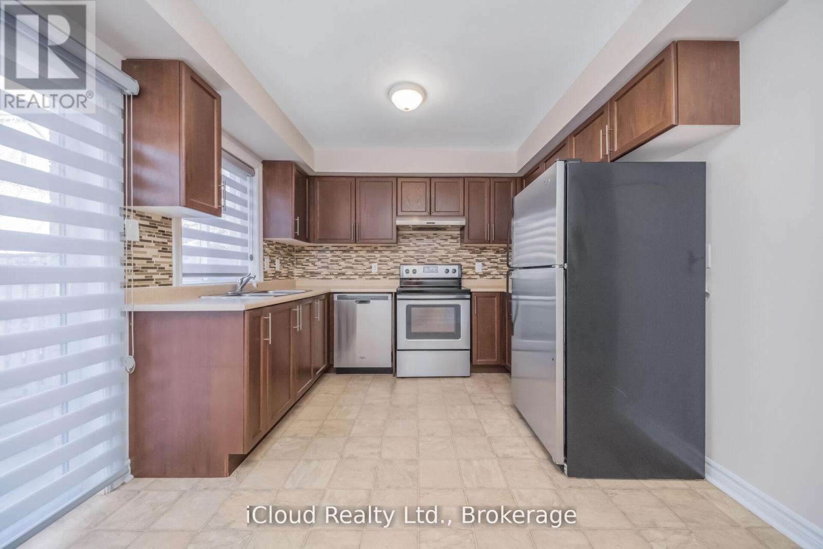 63 Spadina Road, Brampton, Ontario  L6X 4X6 - Photo 10 - W13022538