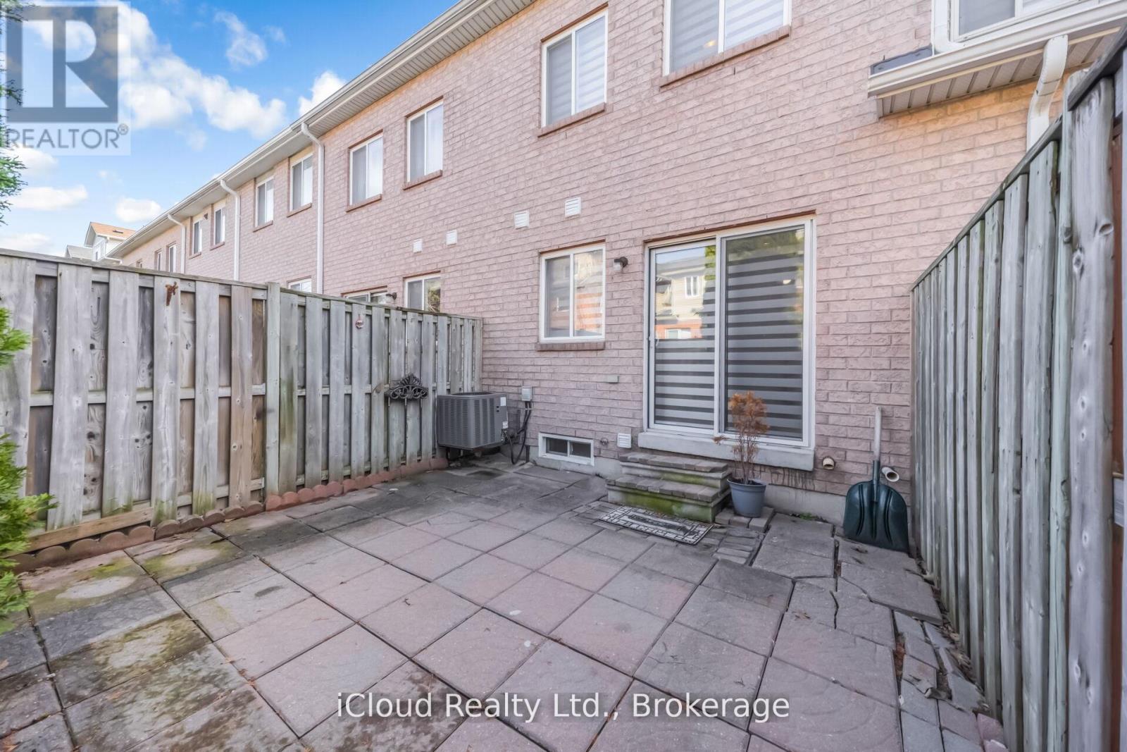 63 Spadina Road, Brampton, Ontario  L6X 4X6 - Photo 38 - W13022538