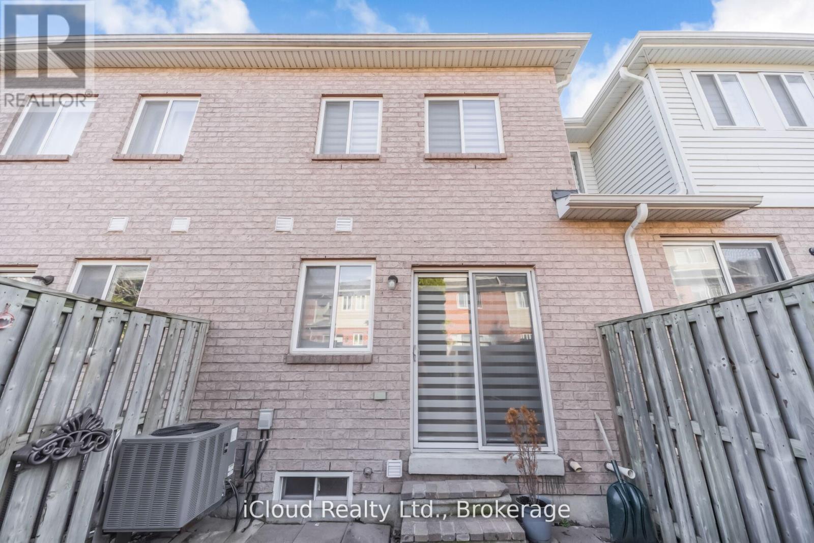 63 Spadina Road, Brampton, Ontario  L6X 4X6 - Photo 39 - W13022538