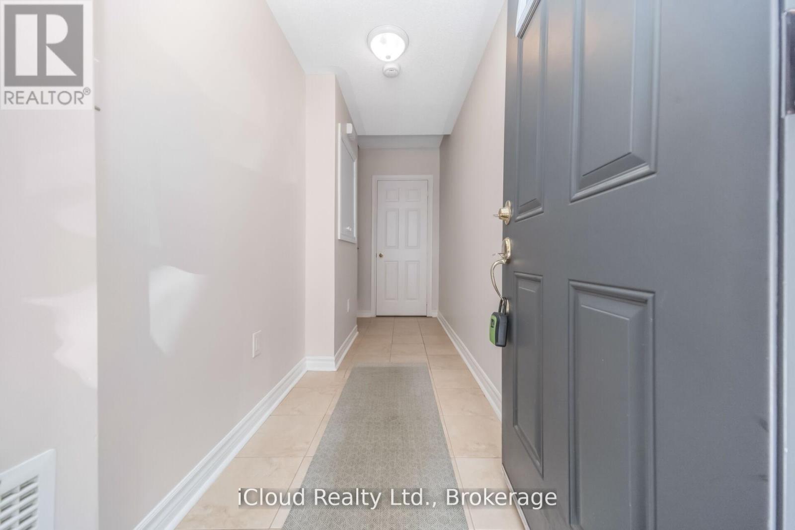 63 Spadina Road, Brampton, Ontario  L6X 4X6 - Photo 5 - W13022538