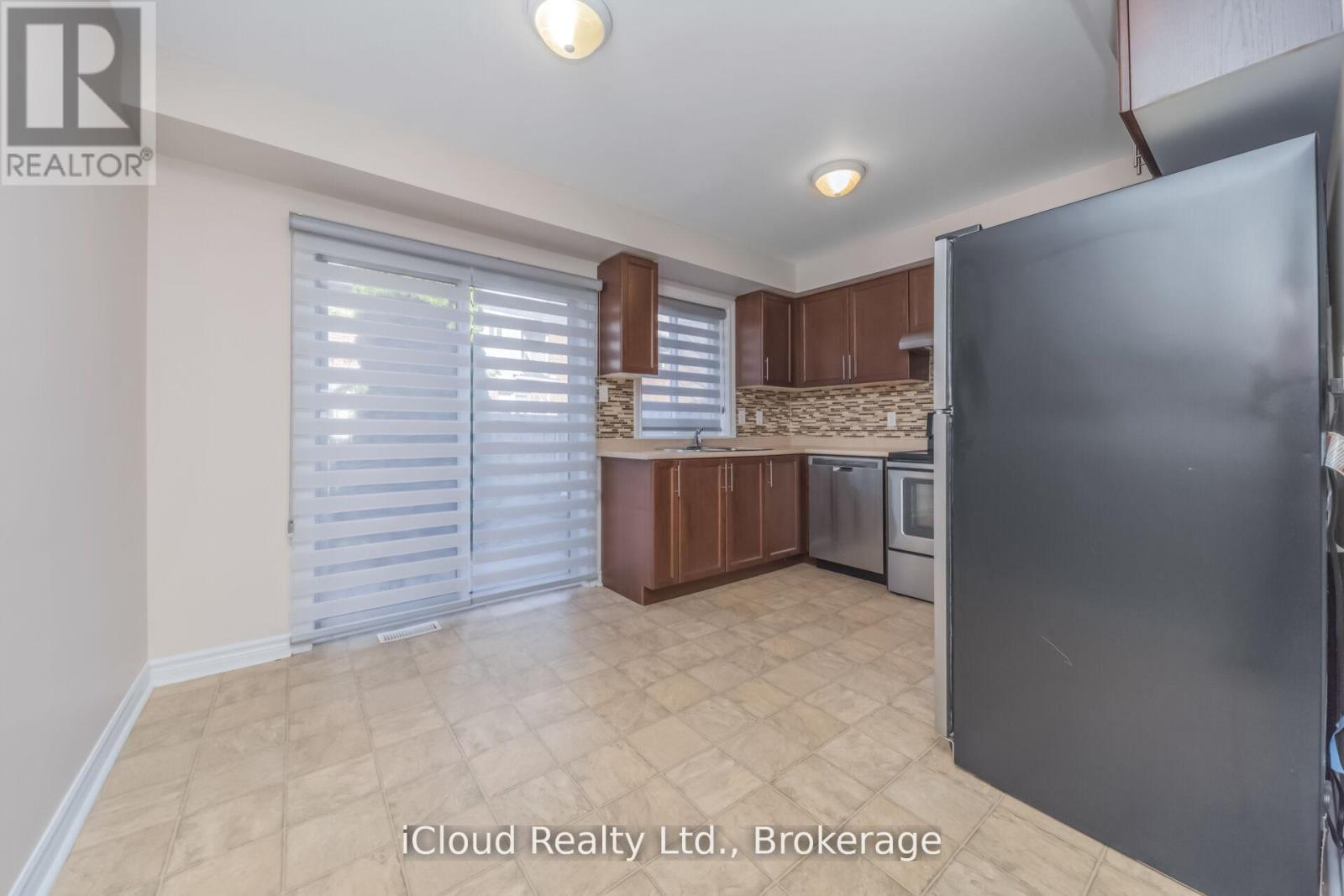 63 Spadina Road, Brampton, Ontario  L6X 4X6 - Photo 9 - W13022538