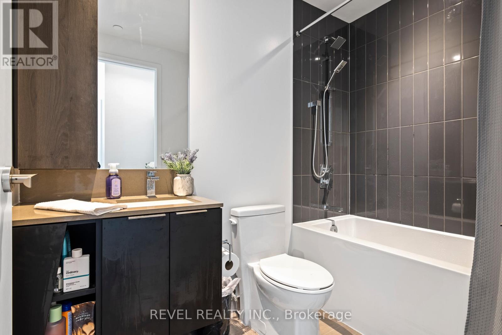 2408 - 3900 Confederation Parkway, Mississauga, Ontario  L5B 0M3 - Photo 13 - W13022548