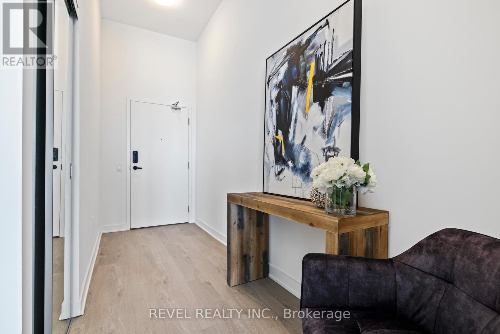 2408 - 3900 Confederation Parkway, Mississauga, Ontario  L5B 0M3 - Photo 3 - W13022548