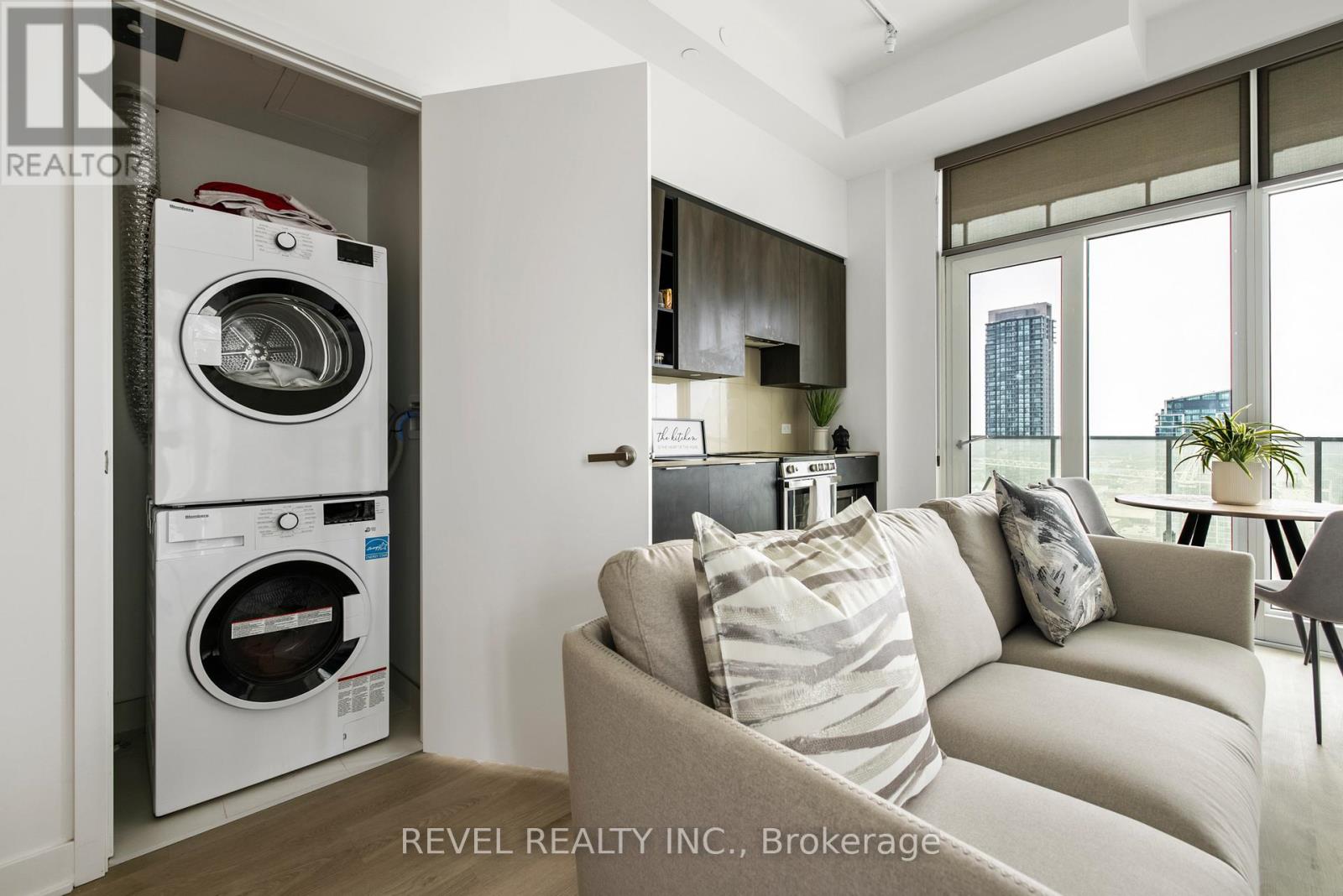 2408 - 3900 Confederation Parkway, Mississauga, Ontario  L5B 0M3 - Photo 6 - W13022548