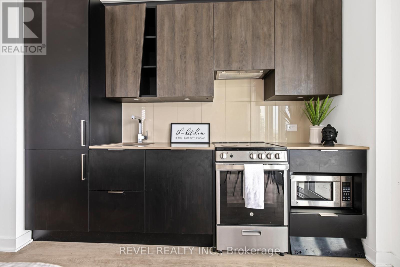 2408 - 3900 Confederation Parkway, Mississauga, Ontario  L5B 0M3 - Photo 8 - W13022548