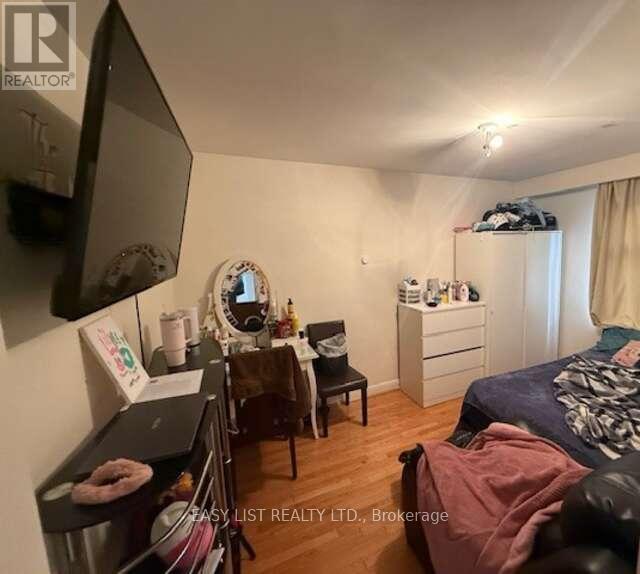 49 Blaydon Avenue, Toronto, Ontario  M3M 2E3 - Photo 10 - W13022556