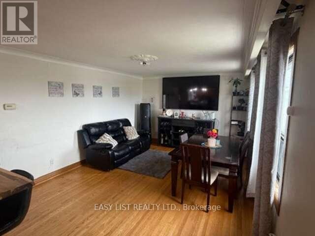 49 Blaydon Avenue, Toronto, Ontario  M3M 2E3 - Photo 3 - W13022556
