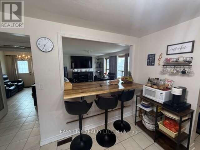 49 Blaydon Avenue, Toronto, Ontario  M3M 2E3 - Photo 5 - W13022556