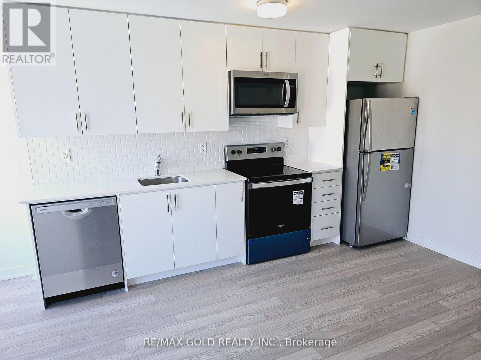 411 - 3401 Ridgeway Drive, Mississauga, Ontario  L5L 0B9 - Photo 2 - W13022574