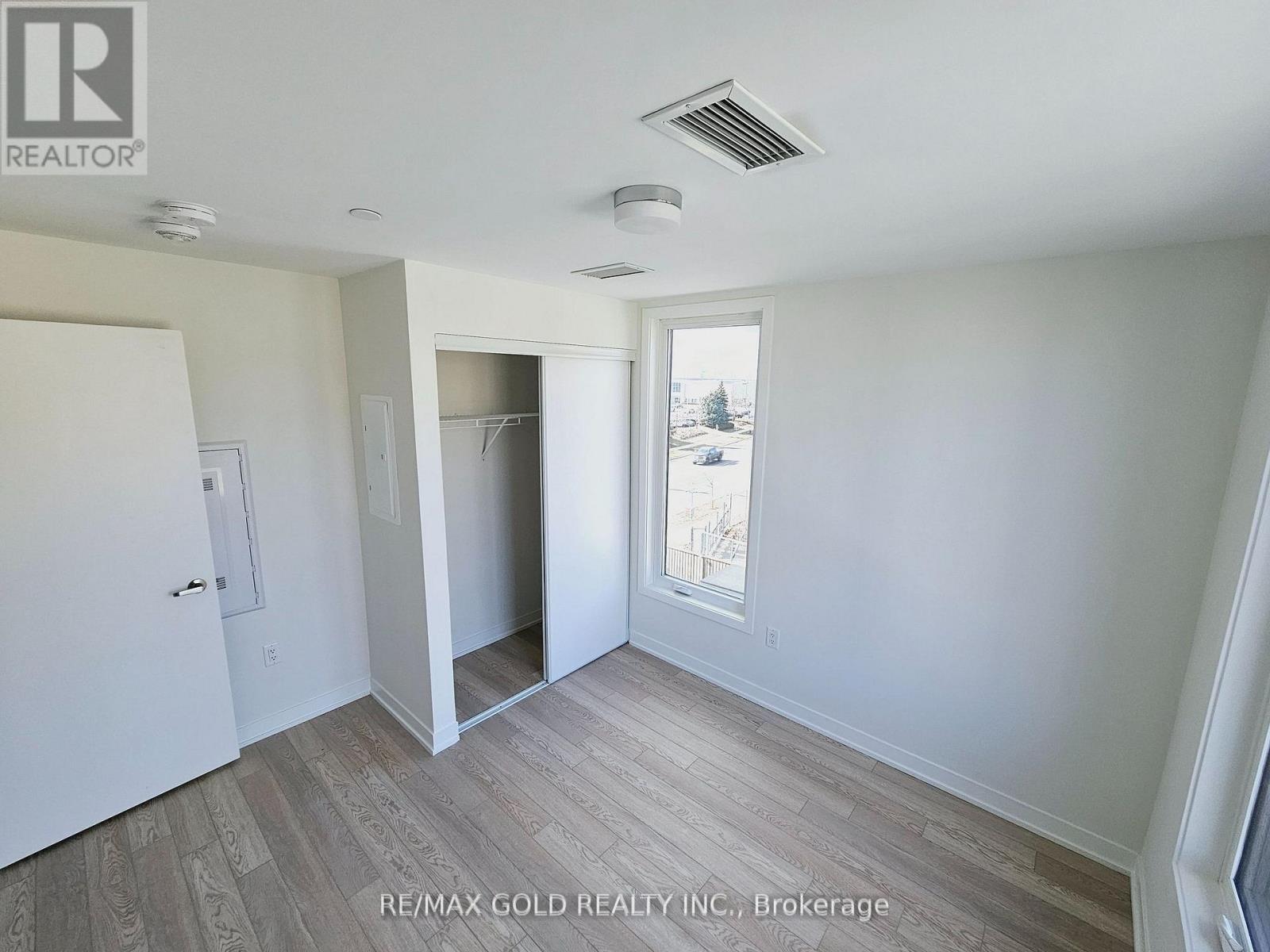 411 - 3401 Ridgeway Drive, Mississauga, Ontario  L5L 0B9 - Photo 6 - W13022574