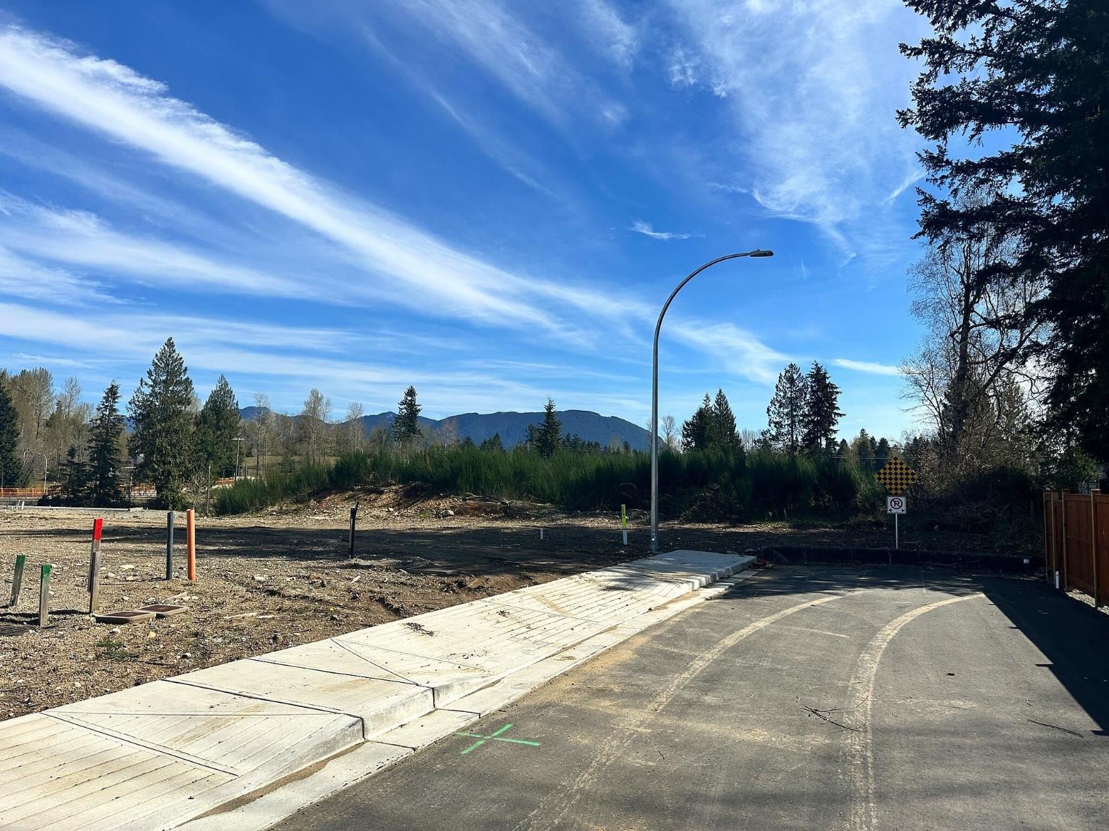 33273 Macdonald Avenue, Mission, British Columbia  V2V 6X9 - Photo 2 - R3113361