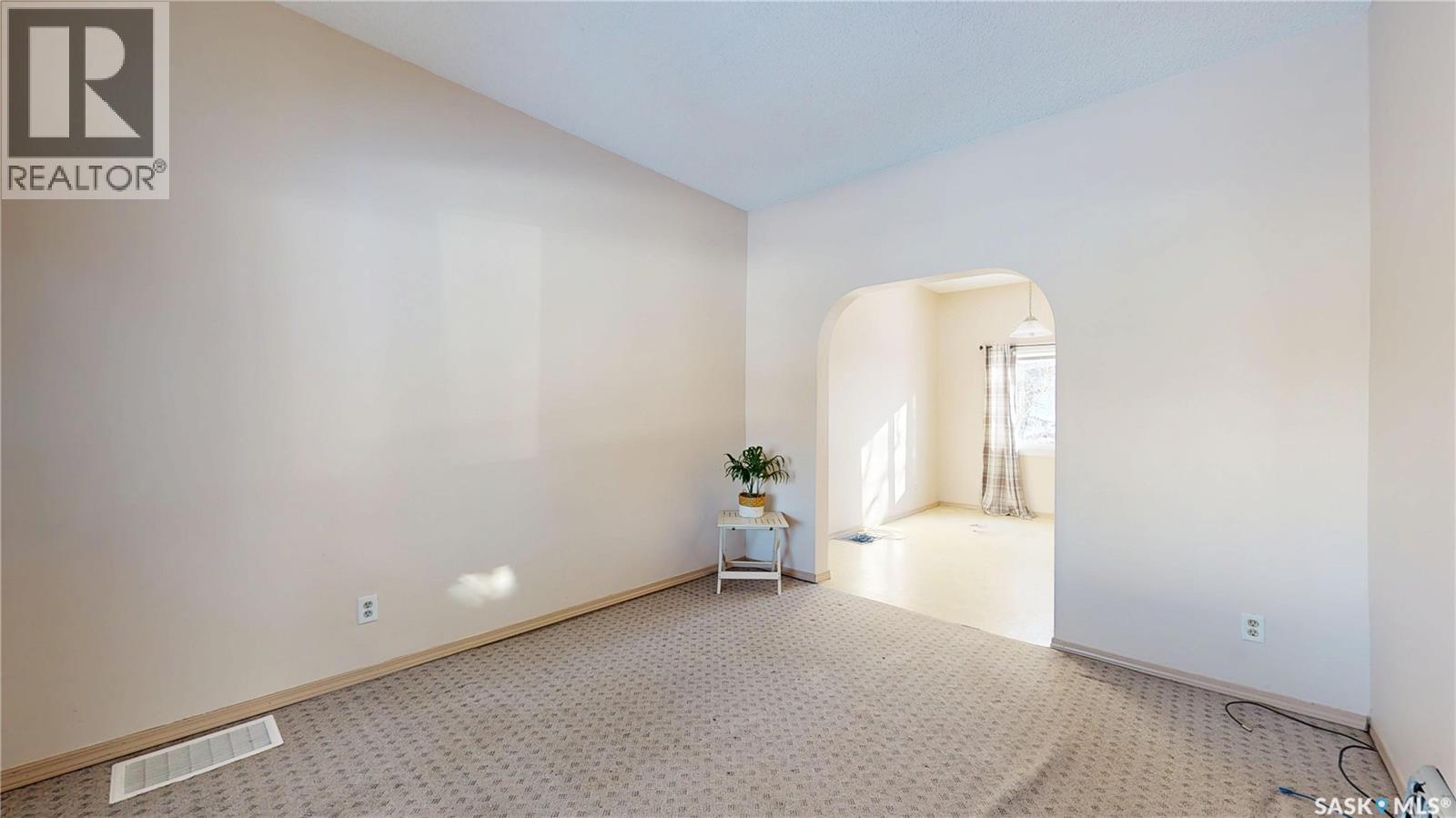 1007 Garnet Street, Regina, Saskatchewan  S4T 2X7 - Photo 6 - SK029071