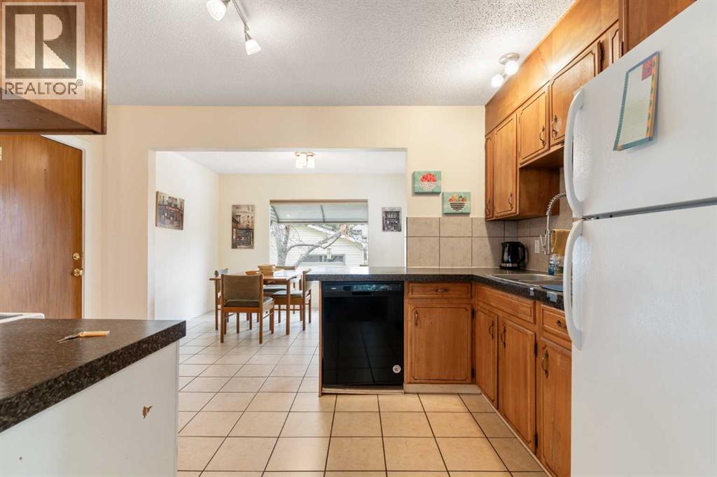 2822 40 Street Sw, Calgary, Alberta  T3E 3J6 - Photo 5 - A2302256