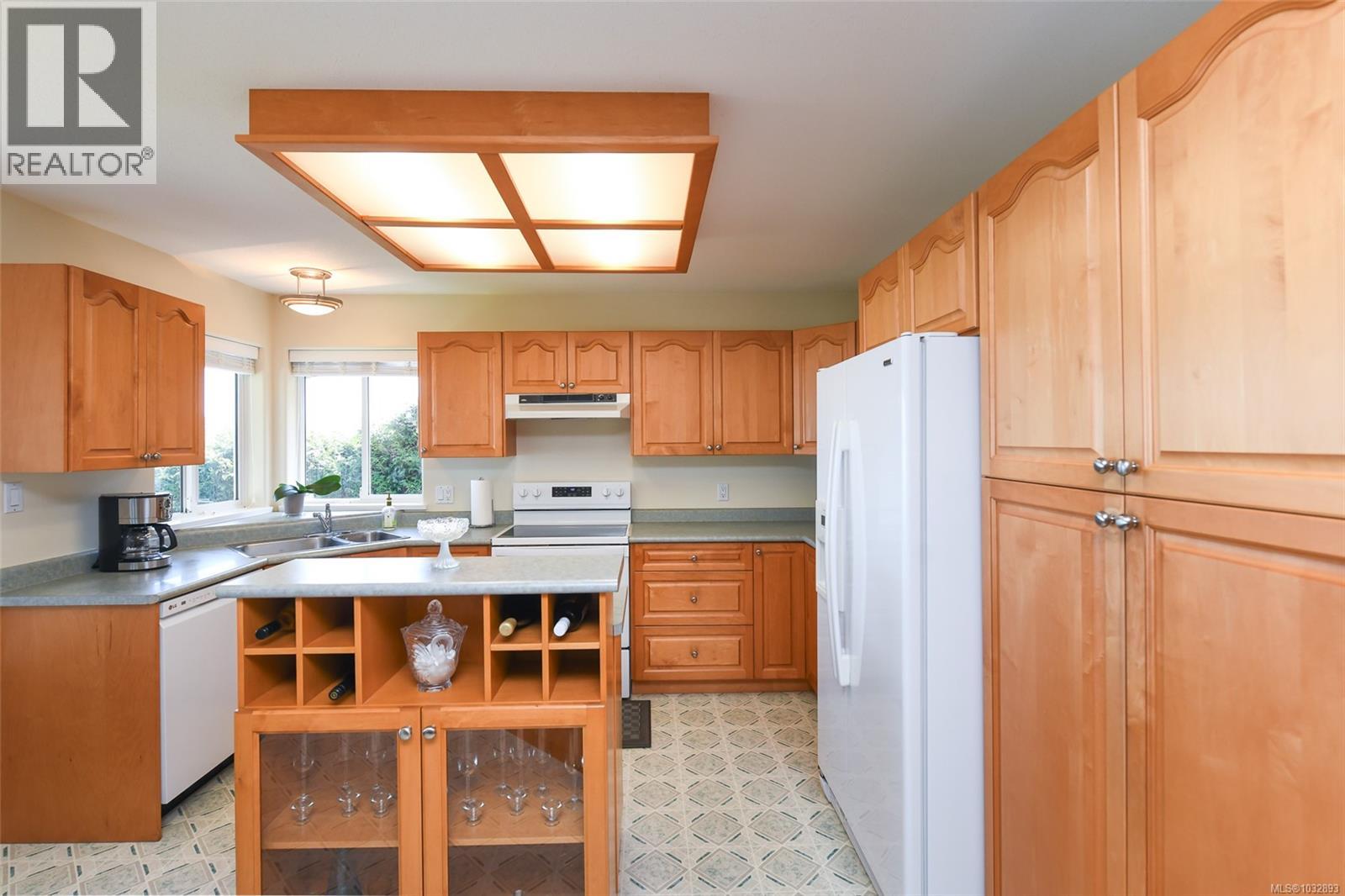 5972 Aldergrove Dr, Courtenay, British Columbia  V9J 1W2 - Photo 15 - 1032893