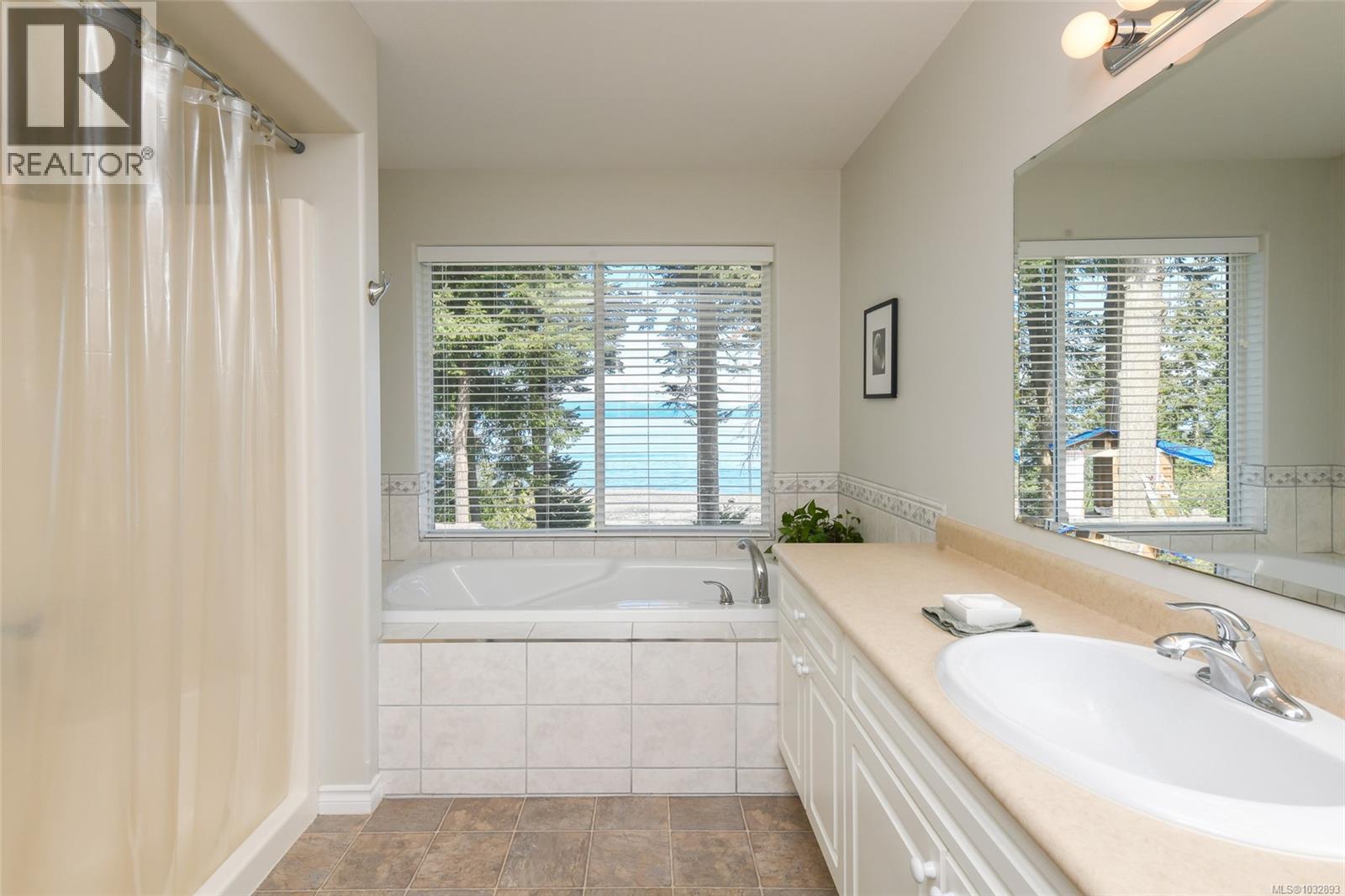 5972 Aldergrove Dr, Courtenay, British Columbia  V9J 1W2 - Photo 29 - 1032893