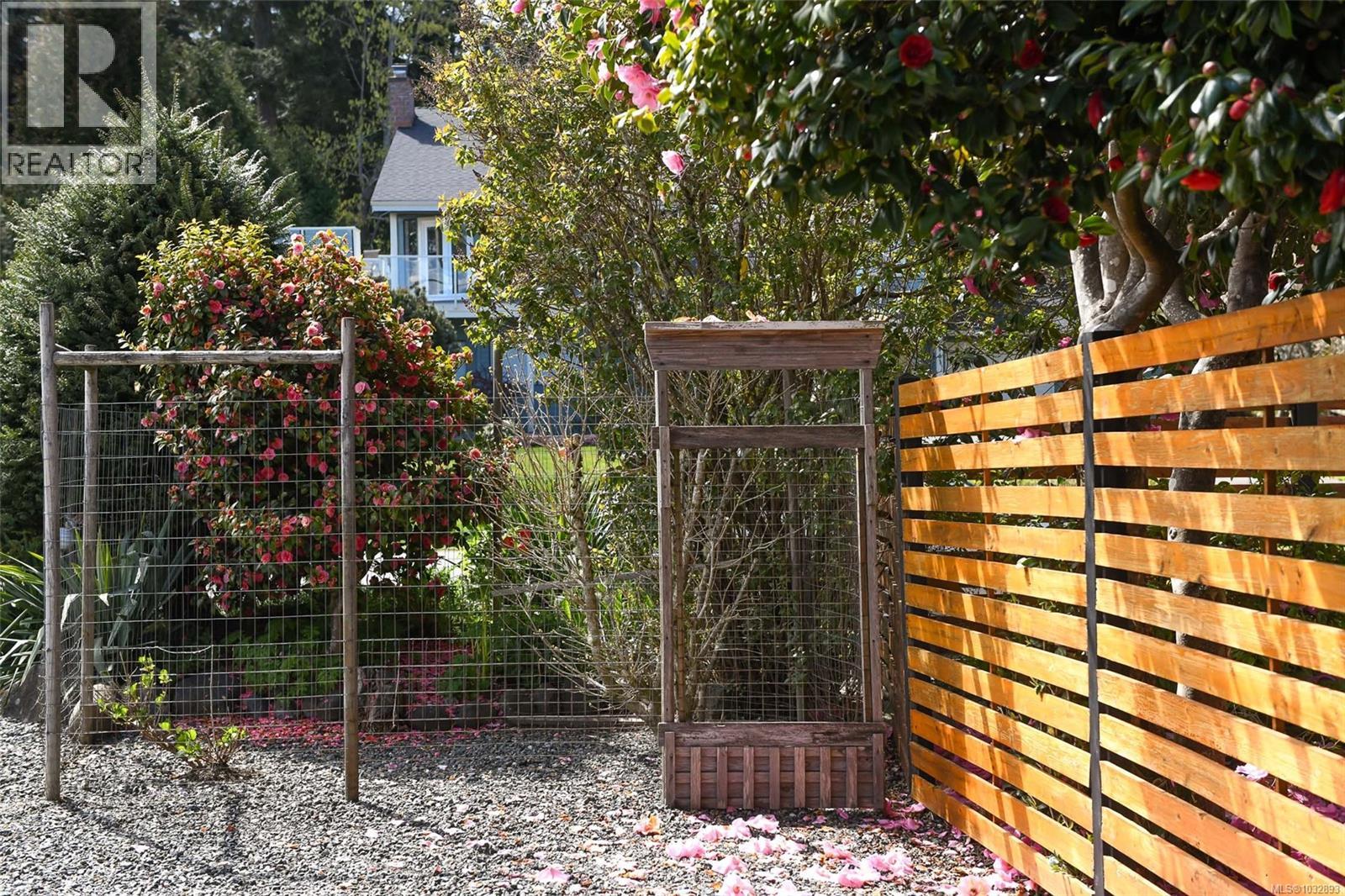 5972 Aldergrove Dr, Courtenay, British Columbia  V9J 1W2 - Photo 49 - 1032893