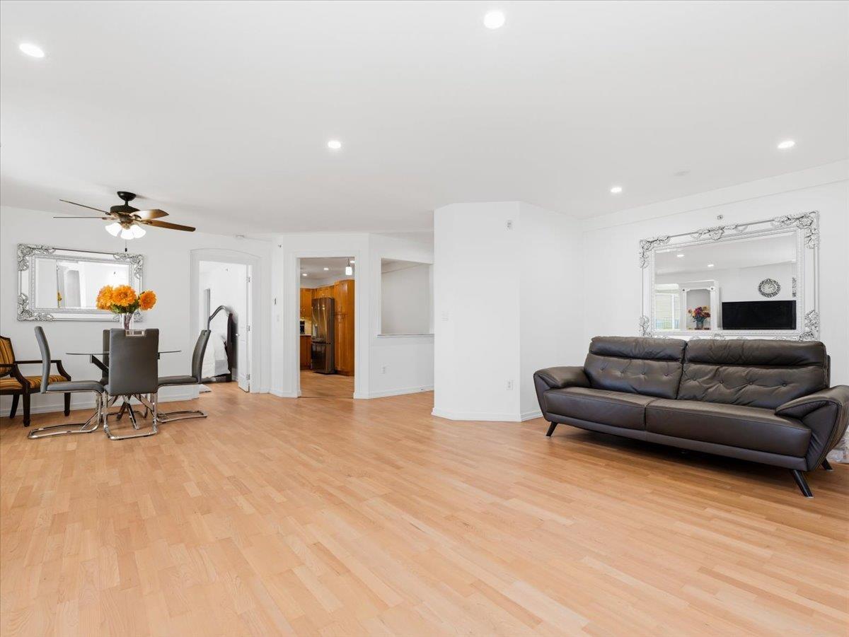 409 15621 Marine Drive, White Rock, British Columbia  V4B 1E1 - Photo 9 - R3113151