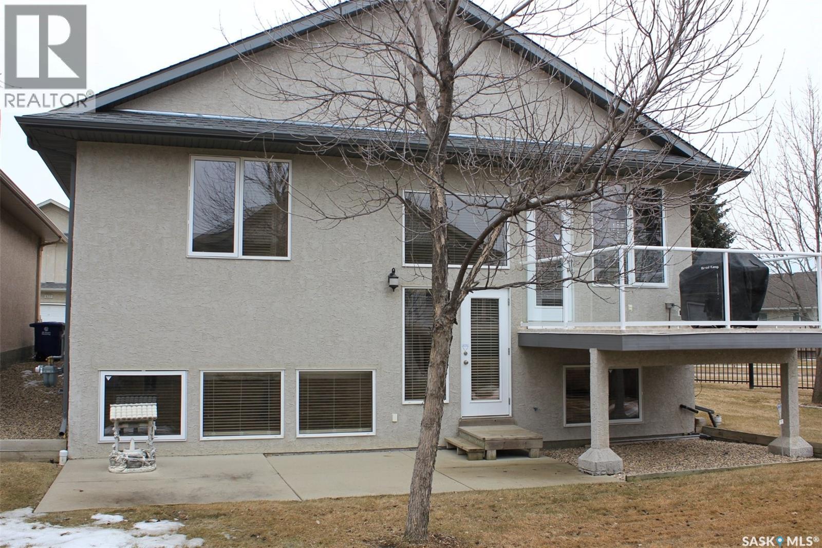 218 802 Heritage Crescent, Saskatoon, Saskatchewan  S7H 5T3 - Photo 2 - SK033470