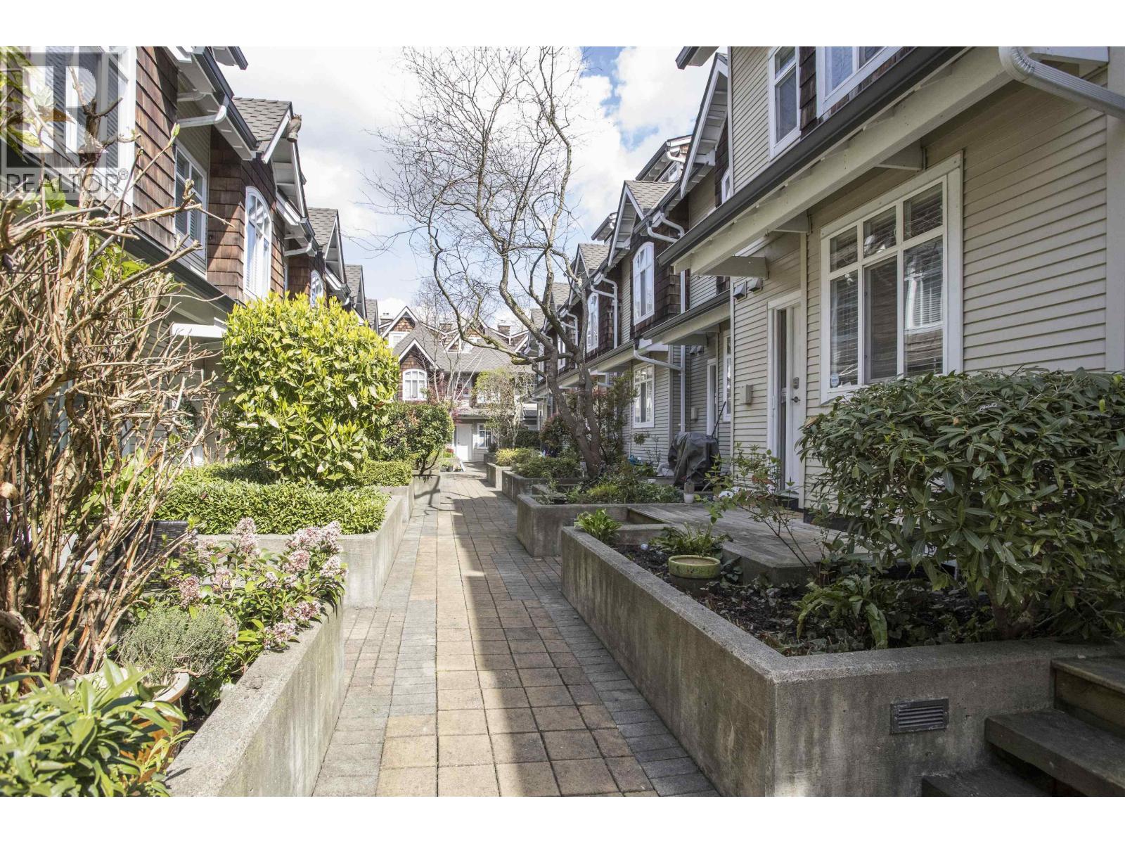 2836 E Kent South Avenue, Vancouver, British Columbia  V5S 4T4 - Photo 34 - R3113588